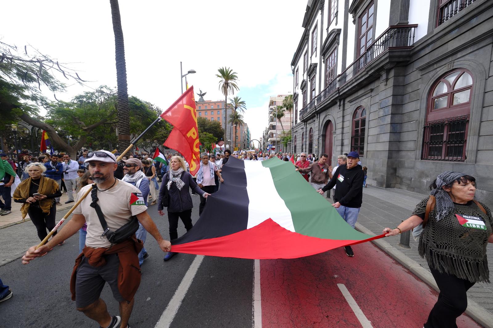 La manifestación a favor de Palestina en Las Palmas de Gran Canaria, en imágenes