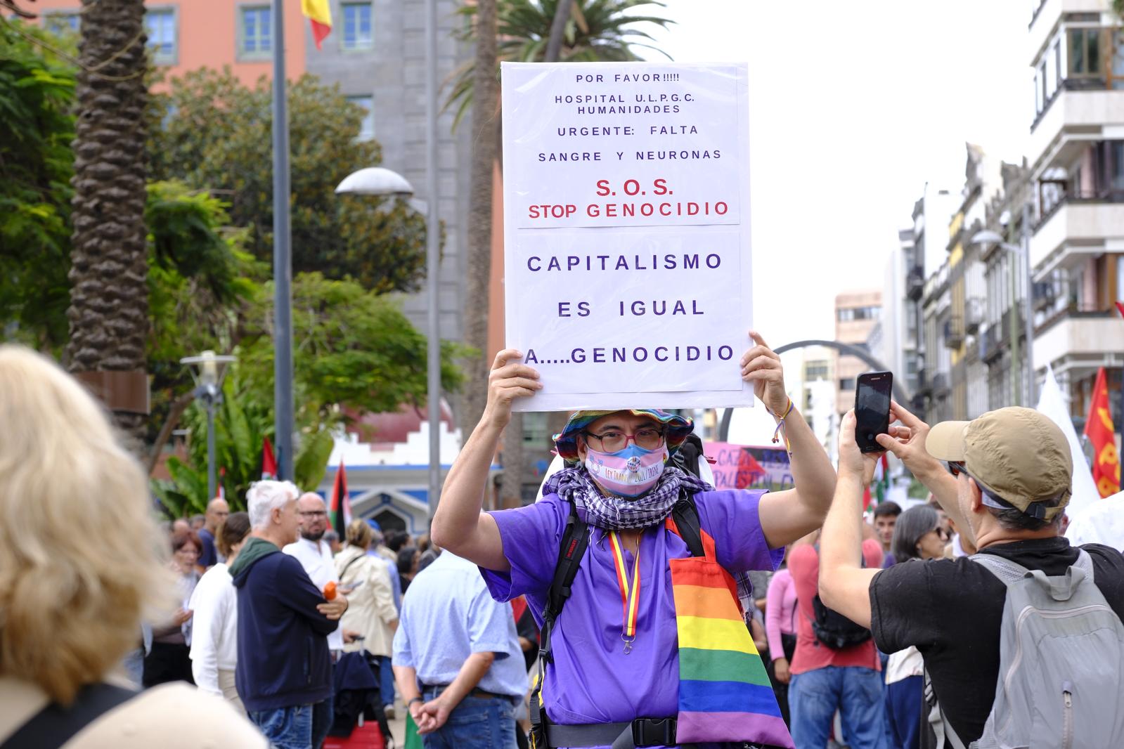La manifestación a favor de Palestina en Las Palmas de Gran Canaria, en imágenes