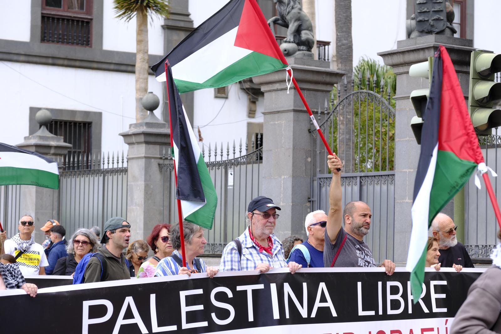 La manifestación a favor de Palestina en Las Palmas de Gran Canaria, en imágenes
