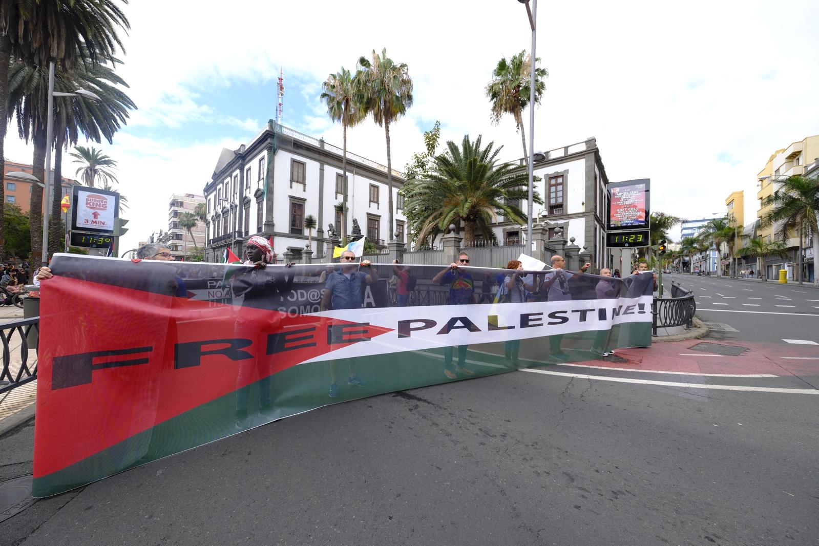 La manifestación a favor de Palestina en Las Palmas de Gran Canaria, en imágenes