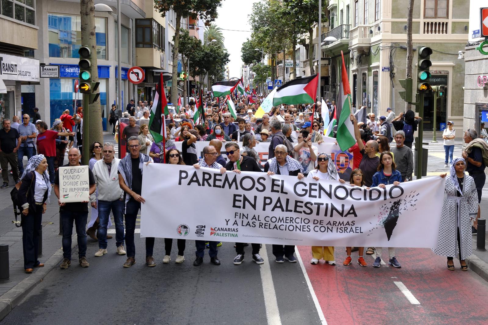La manifestación a favor de Palestina en Las Palmas de Gran Canaria, en imágenes
