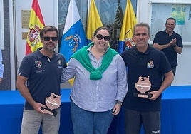 Gustavo y Rafael del Castillo, con la presidenta del Real Club Náutico de Gran Canaria, Maica López.