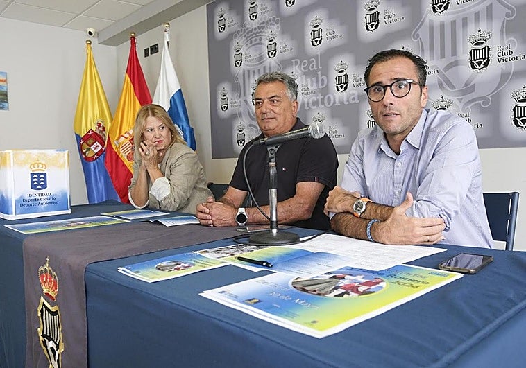 Fátima Armas, Juan Jesús Ortega Machín y Ángel Sabroso, este miércoles.