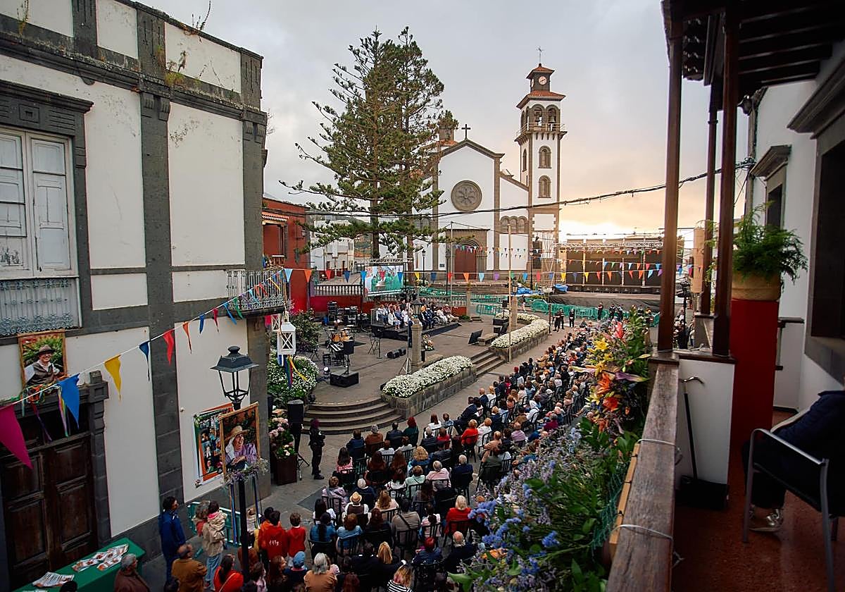 Imagen de archivo de la Villa de Moya en fiestas.