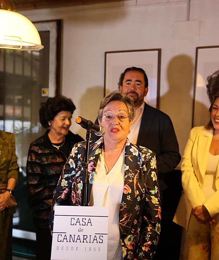 Imagen secundaria 2 - Una Casa de Canarias de Madrid abarrotada homenajea a las alcaldesas pioneras del archipiélago