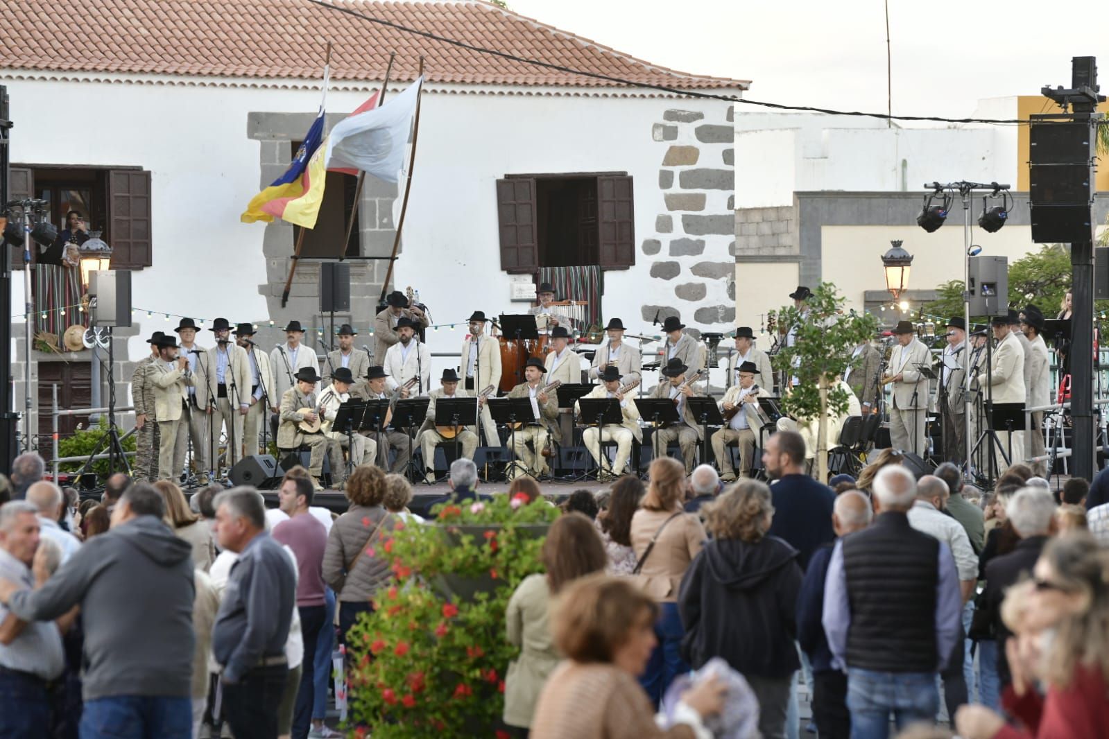 Los Gofiones celebran el Día de Canarias en Telde