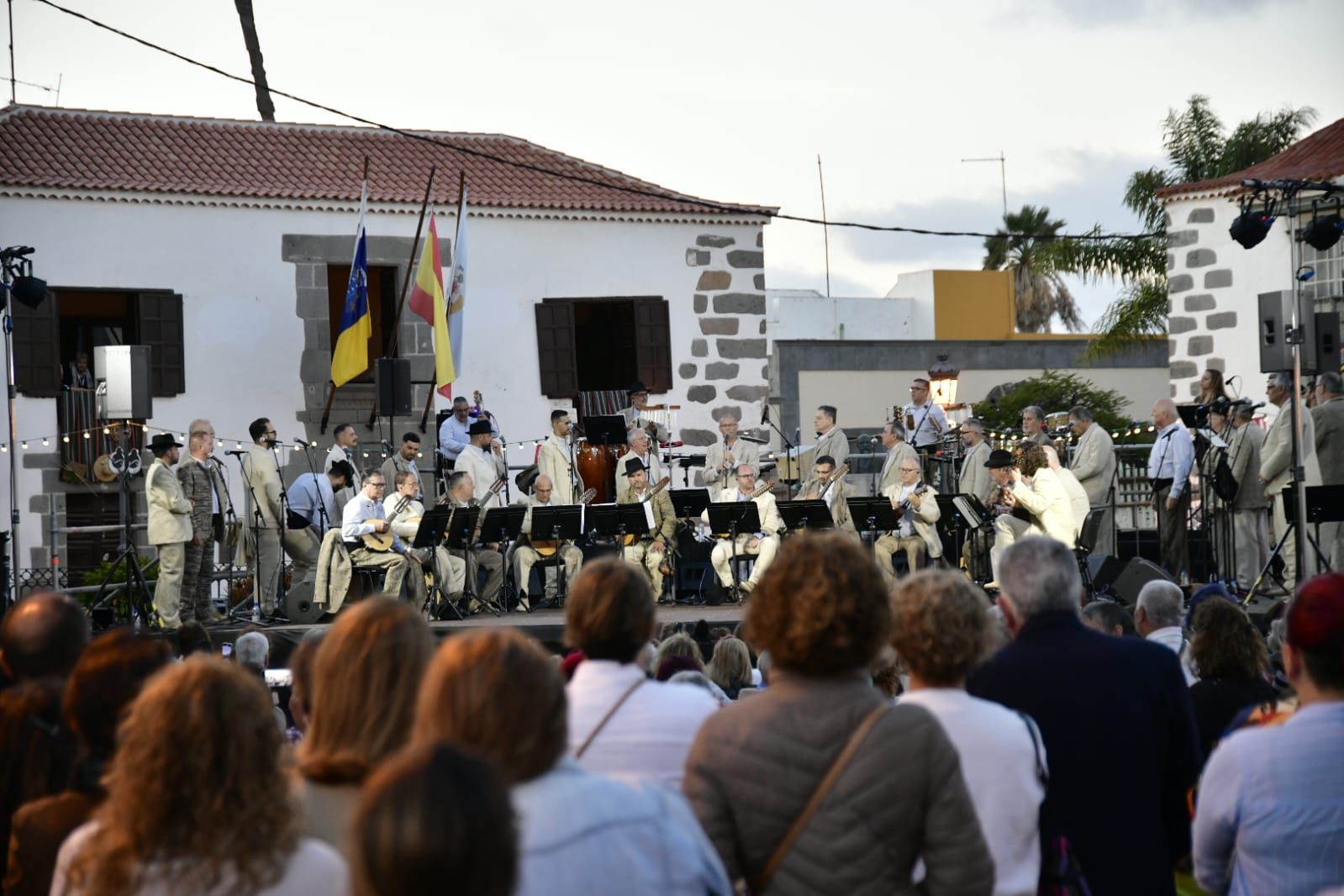 Los Gofiones celebran el Día de Canarias en Telde
