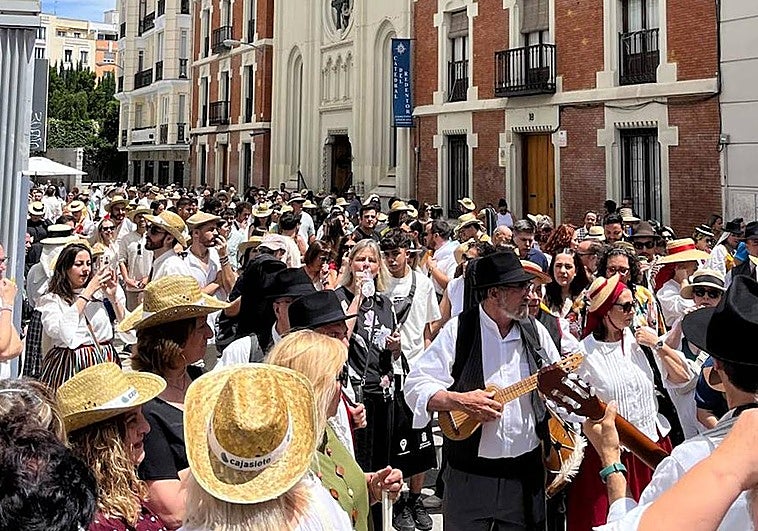 La romería por el Día de Canarias en Madrid, en imágenes