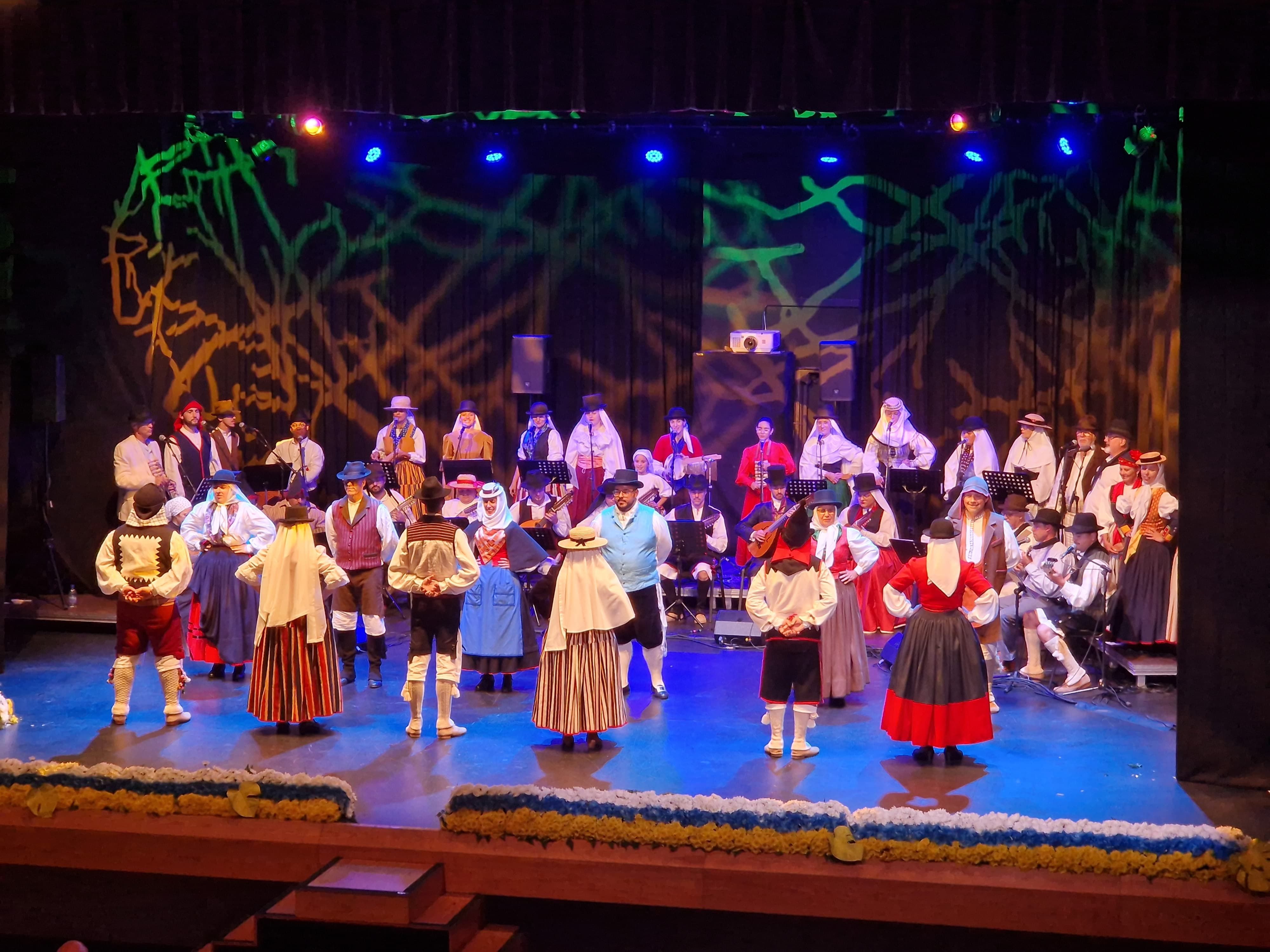 Imagen principal - Telde presume de sus trece defensores de la canariedad