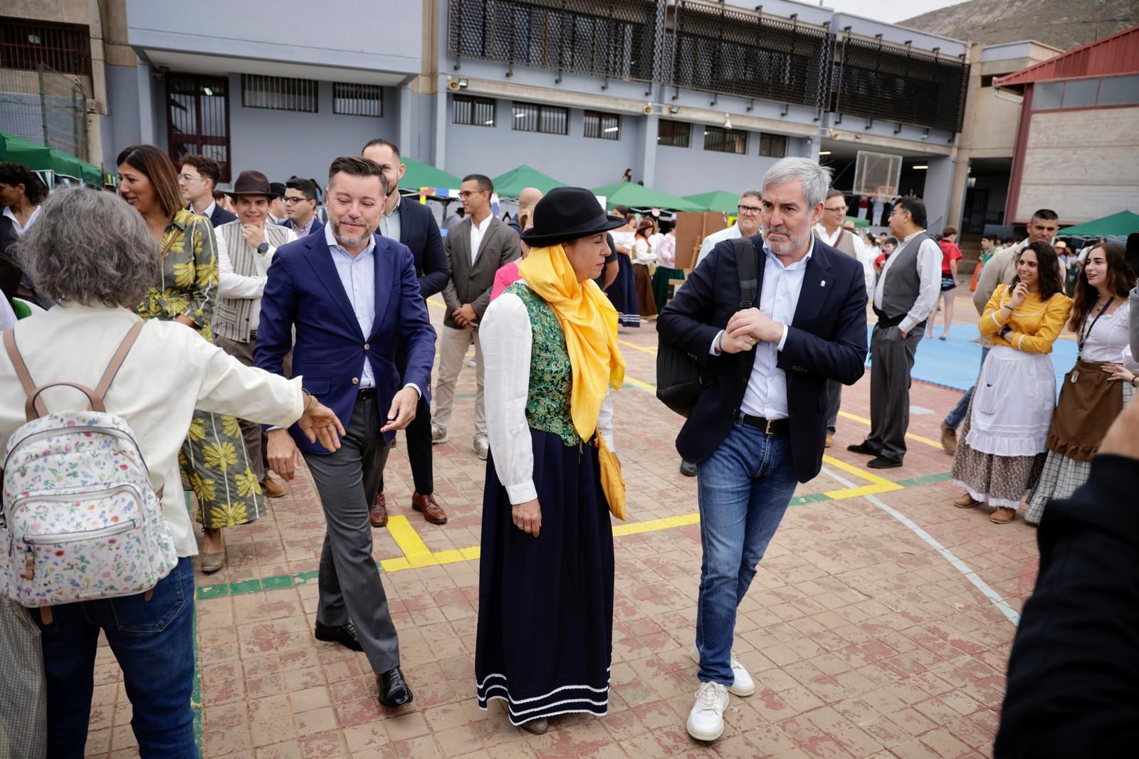 La visita de Clavijo al instituto de Enseñanza Secundaria Roque Amagro, en imágenes