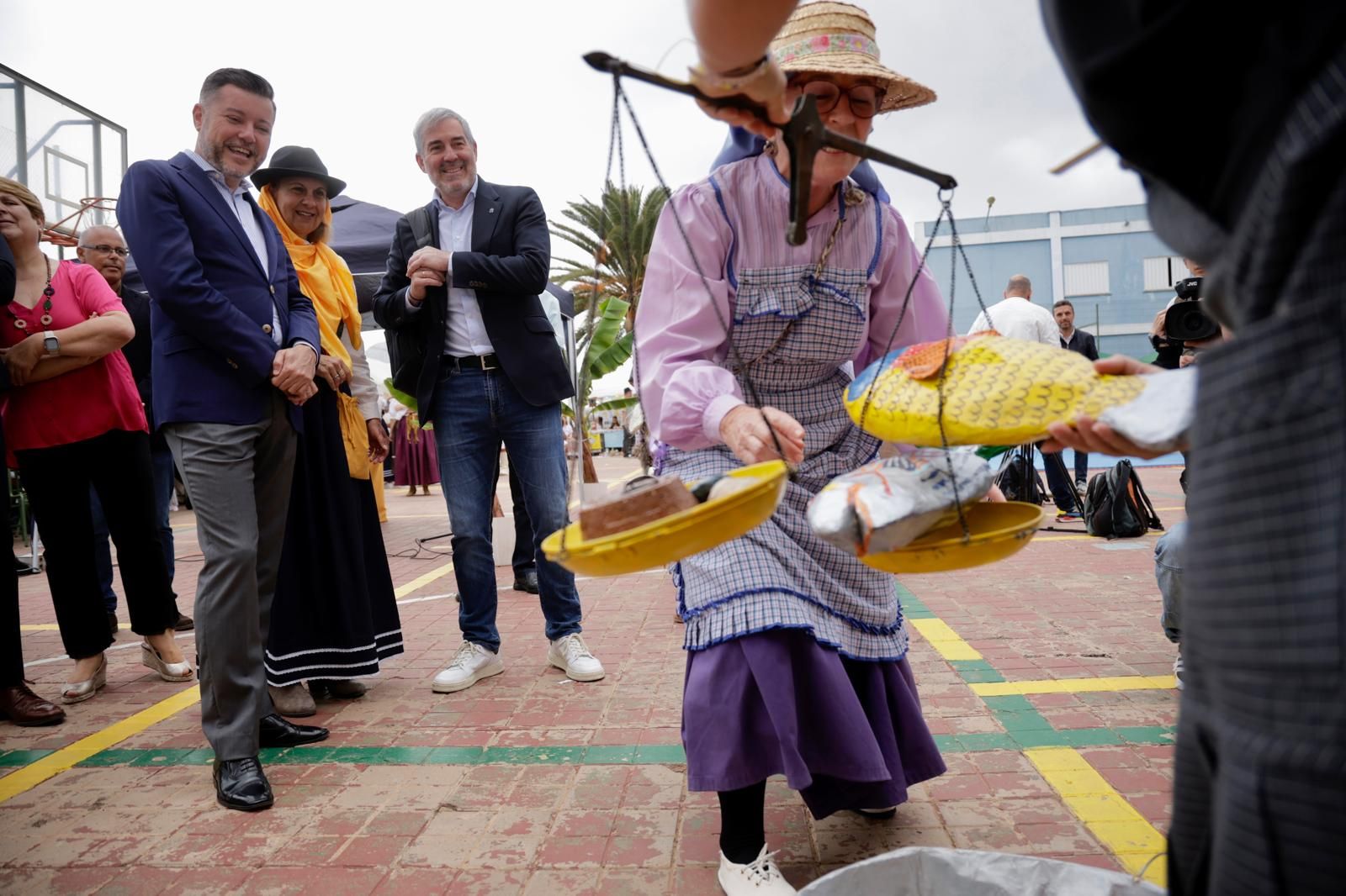 La visita de Clavijo al instituto de Enseñanza Secundaria Roque Amagro, en imágenes