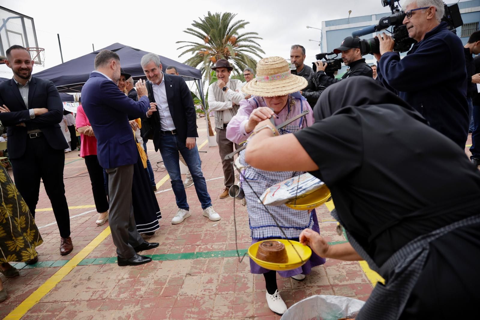 La visita de Clavijo al instituto de Enseñanza Secundaria Roque Amagro, en imágenes