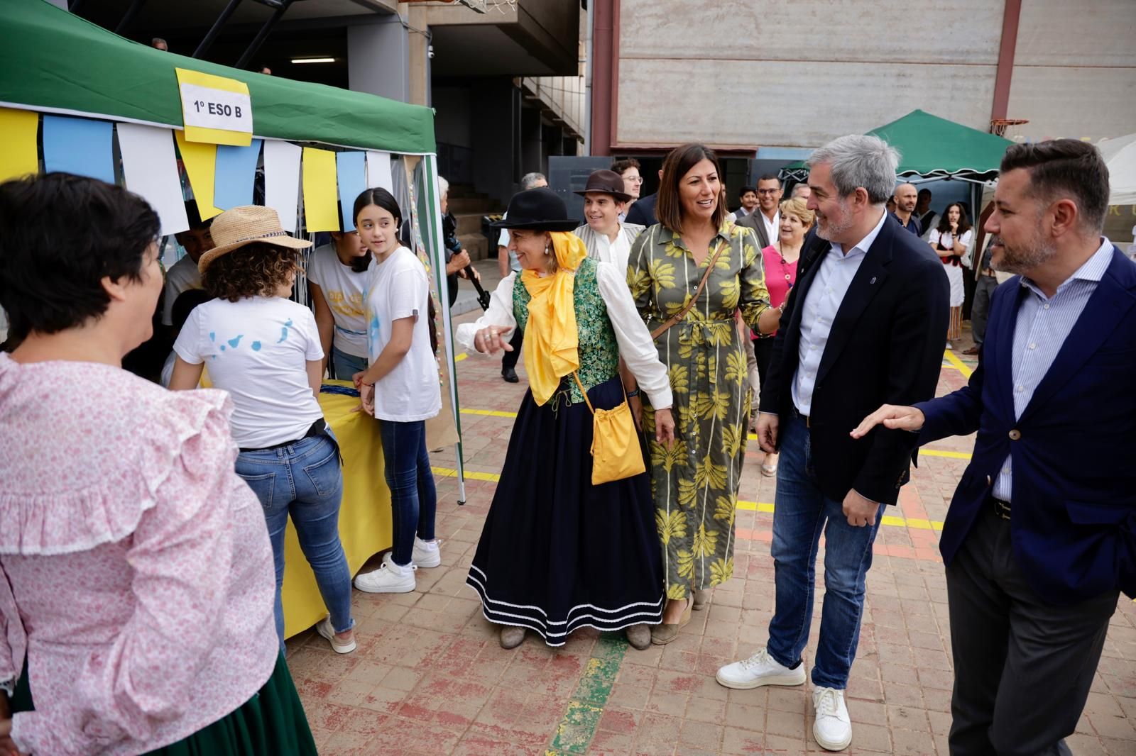 La visita de Clavijo al instituto de Enseñanza Secundaria Roque Amagro, en imágenes
