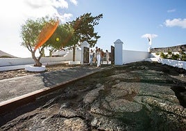 Bodegas El Grifo, acceso.