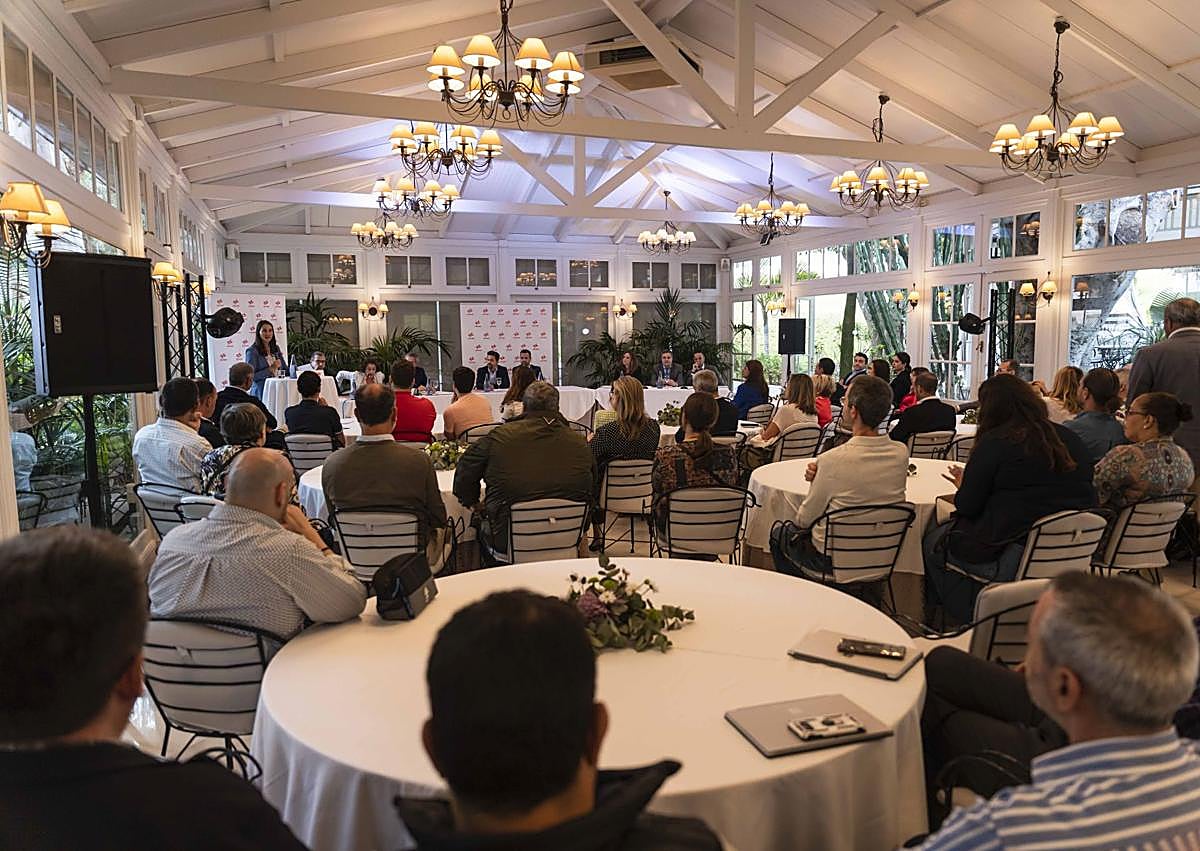 Imagen secundaria 1 - «Muchos riesgos en seguridad digital pueden evitarse con prevención»