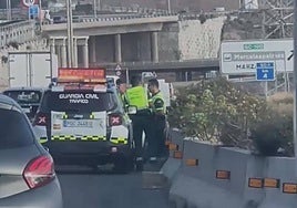 Imagen de la Guardia Civil en el lugar del accidente.