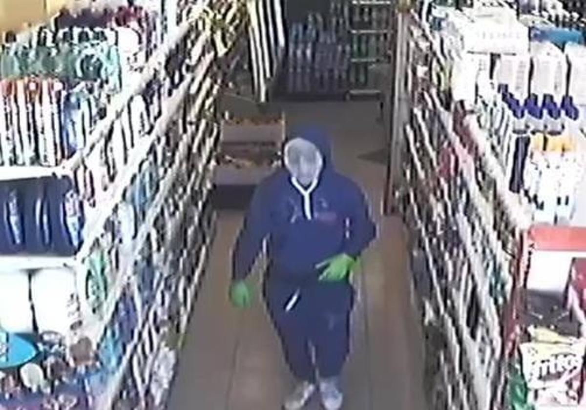 Detenido por amenazar con un cuchillo y robar en dos comercios de Ingenio