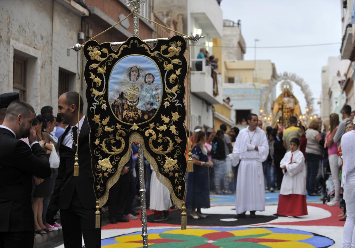 Procesión del Carmen en mayo de 2013 por el centenario de su llegada a La Isleta.