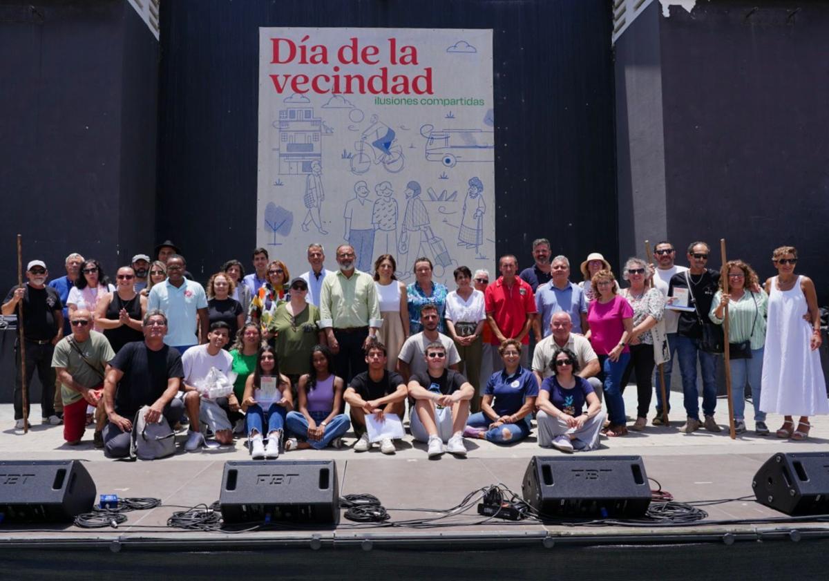 Imagen principal - El movimiento vecinal celebra su día en Santa Lucía