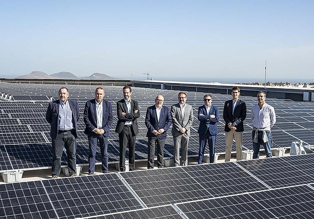 Imagen correspondiente a la inauguración de la planta solar de la cubierta del Gran Canaria Arena.