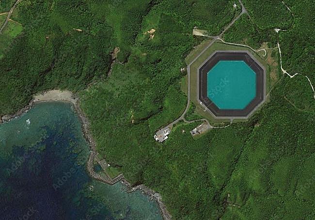 Vista aárea de la central hidroeléctrica de Yanbaru, en Okinawa (Japón).