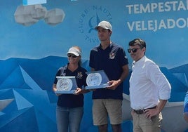 Patricia Martín y Jacobo García, con sus distinciones.