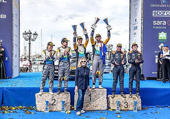 En podio de Cerdeña, con el grancanario Rogelio Peñate en lo más alto.