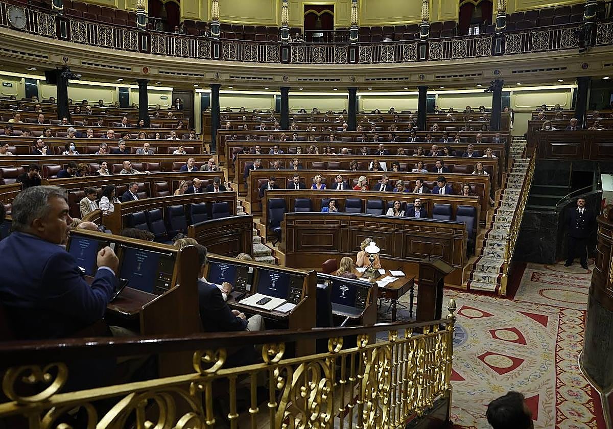 Desafección y crispación: la política como espectáculo