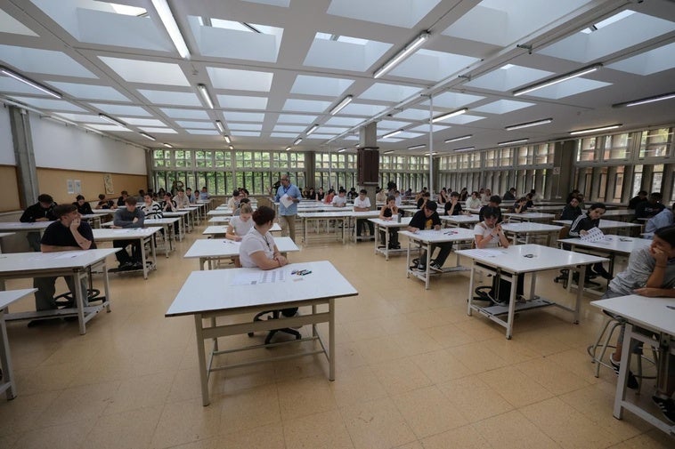 Momentos antes de comenzar el primer examen de la EBAU en el campus de Tafira de la ULPGC.