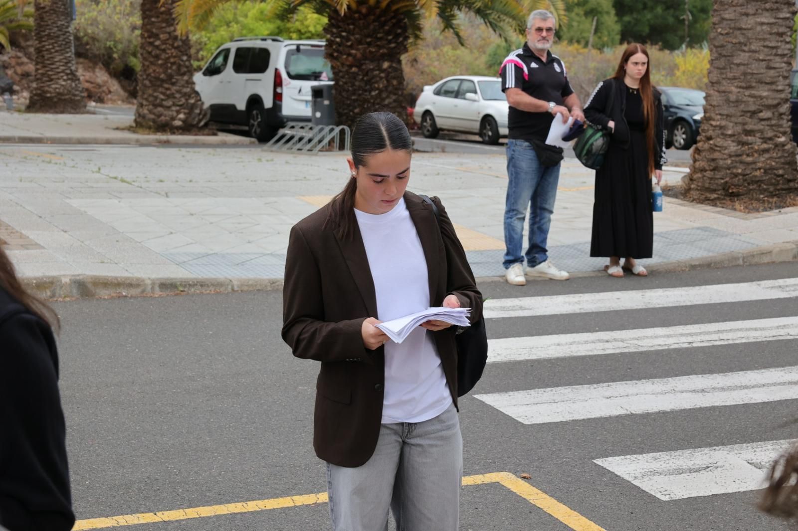 El inicio de las pruebas de la selectividad en Canarias, en imágenes