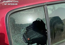 Imagen de uno de los vehículos afectados en Vecindario.