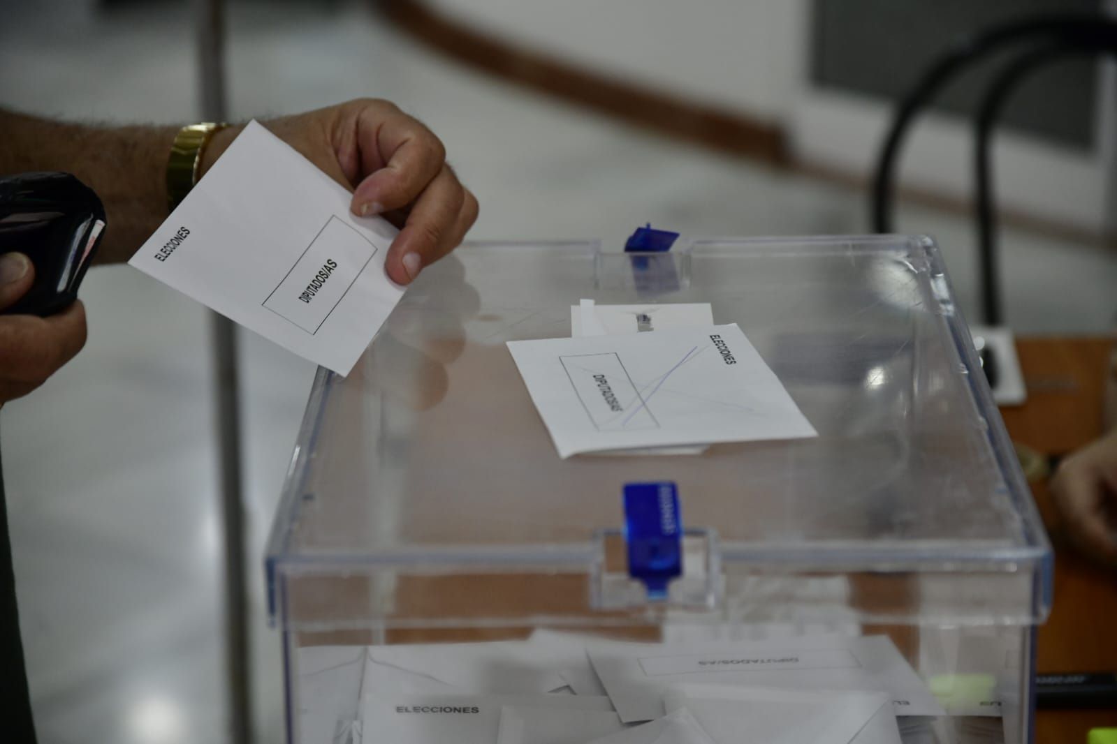 Canarias decide en las urnas su futuro en Europa