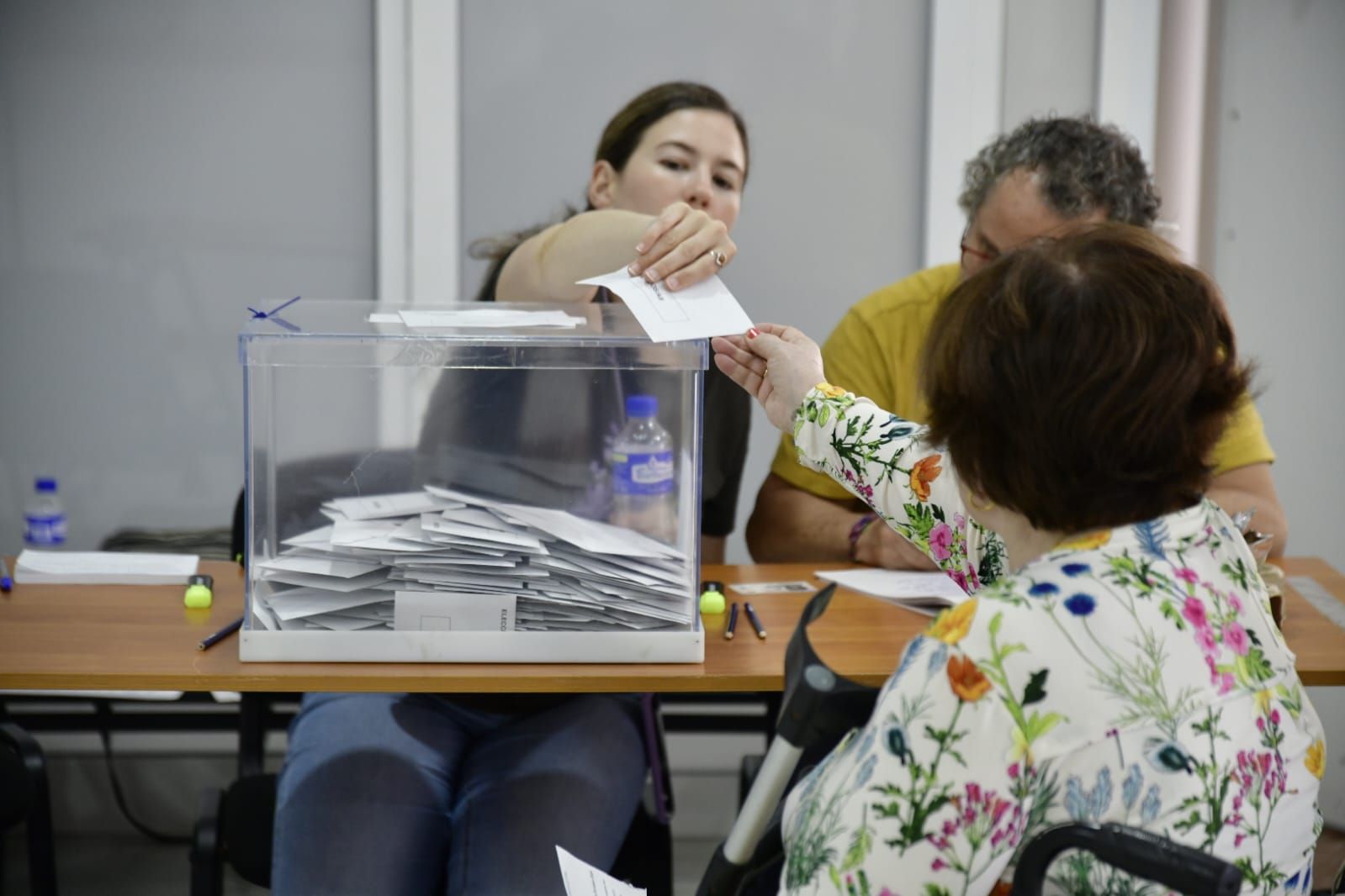 Canarias decide en las urnas su futuro en Europa