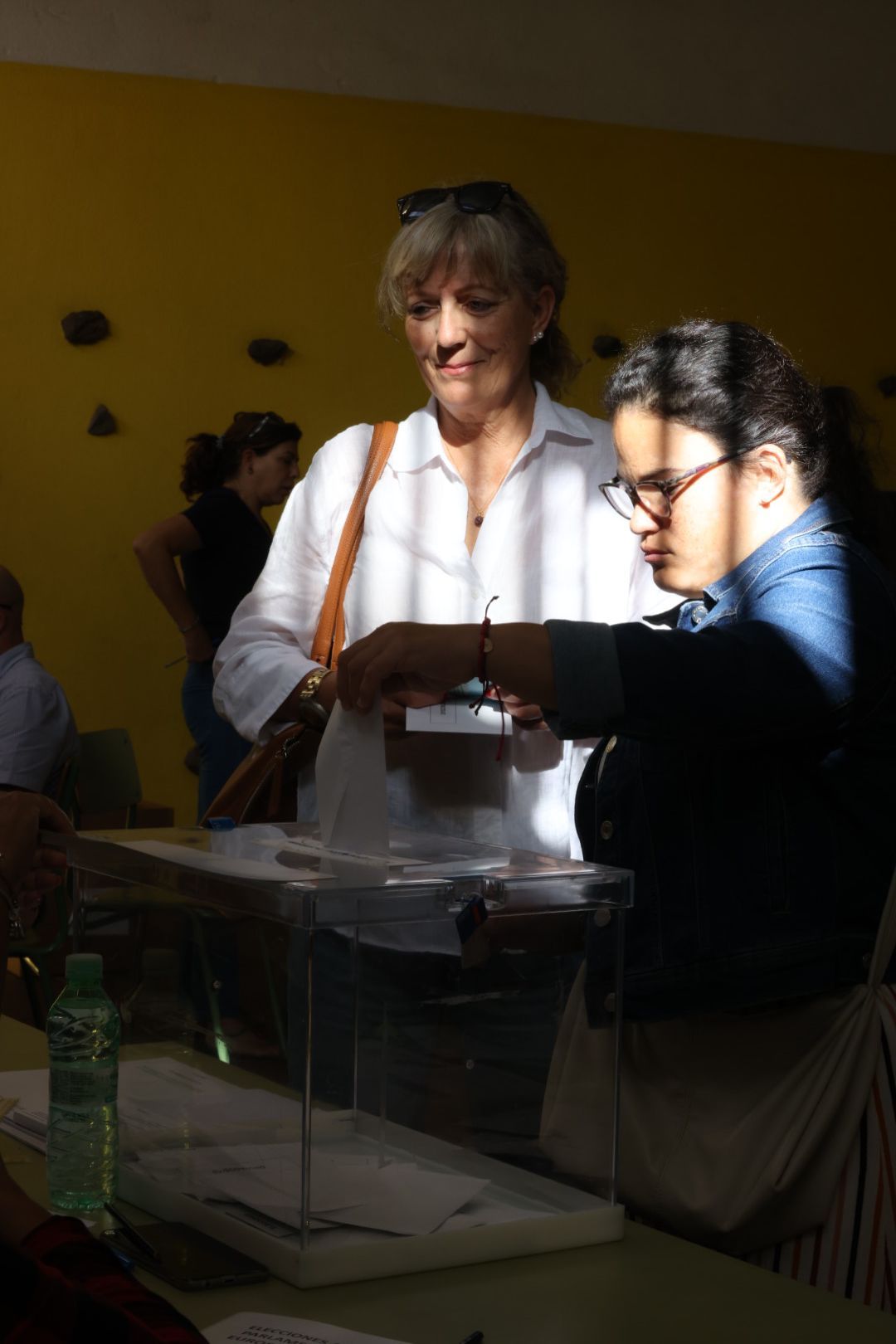 Canarias decide en las urnas su futuro en Europa