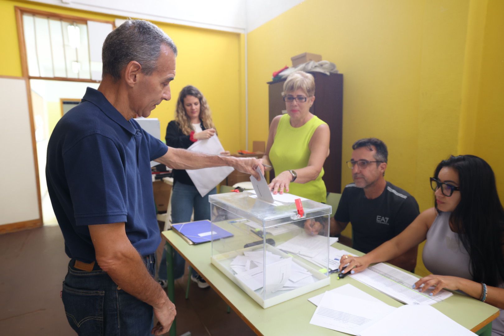 Canarias decide en las urnas su futuro en Europa