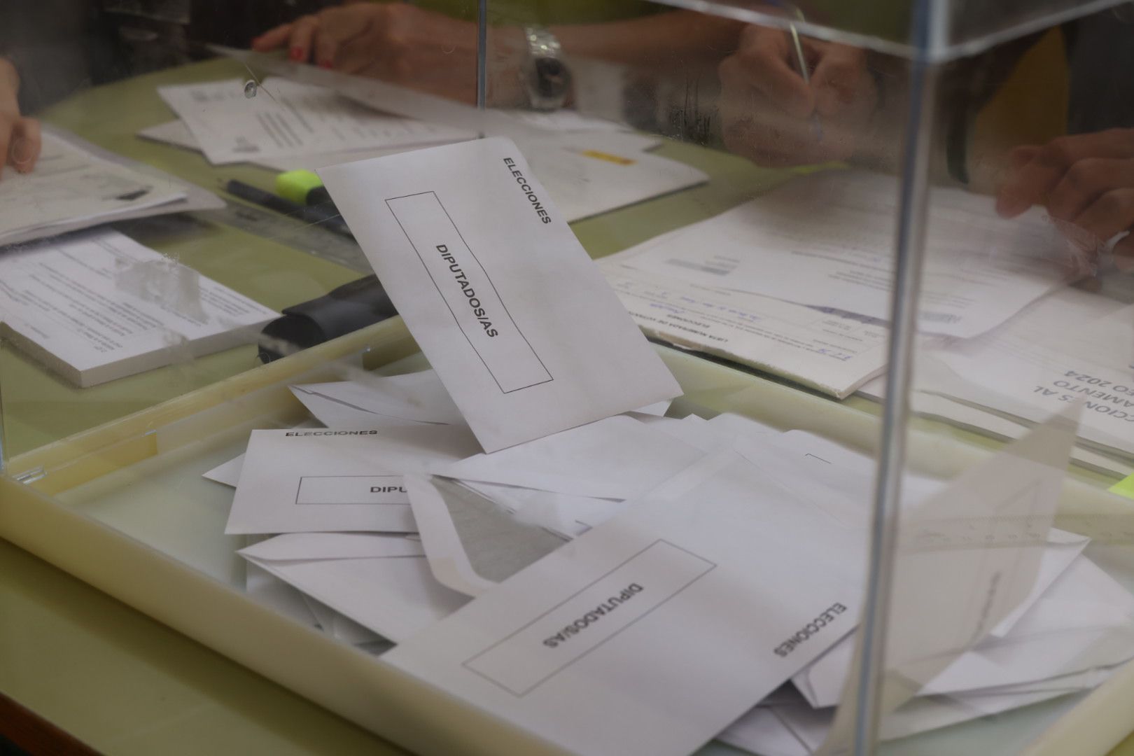 Canarias decide en las urnas su futuro en Europa