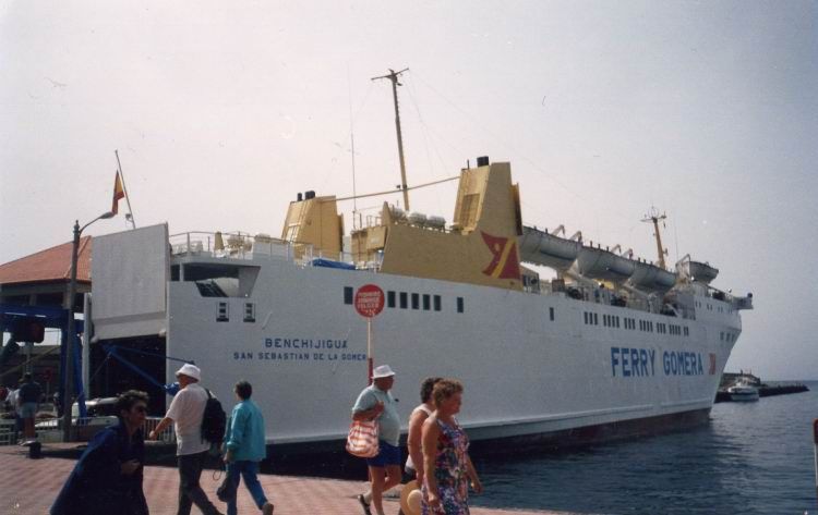 Imagen principal - Un puente entre islas: el papel de Fred. Olsen Express en la conectividad canaria