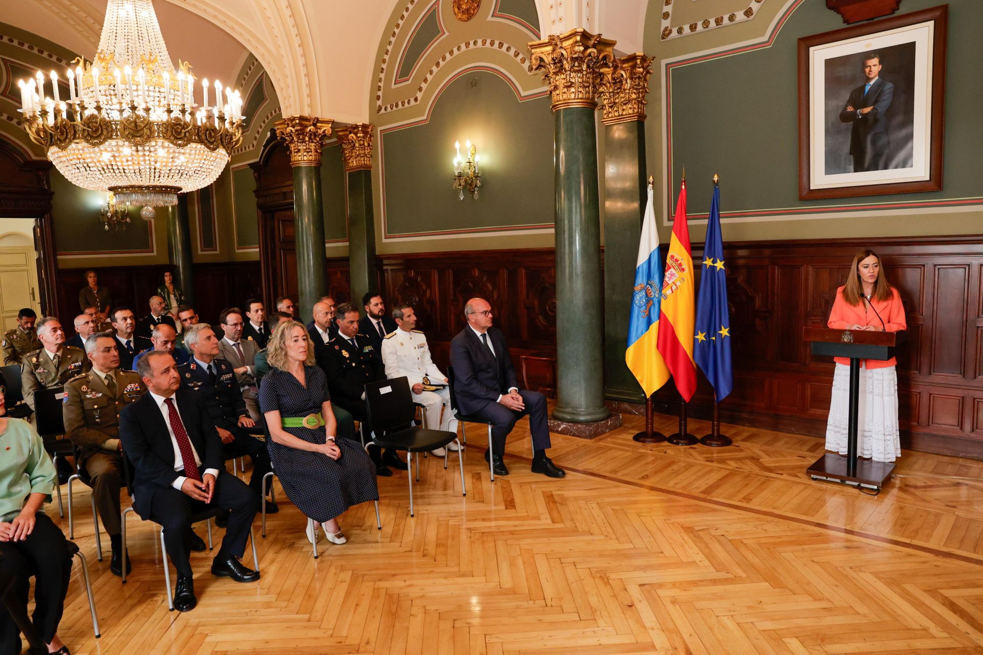 La entrega de medallas al mérito a Protección Civil, en imágenes