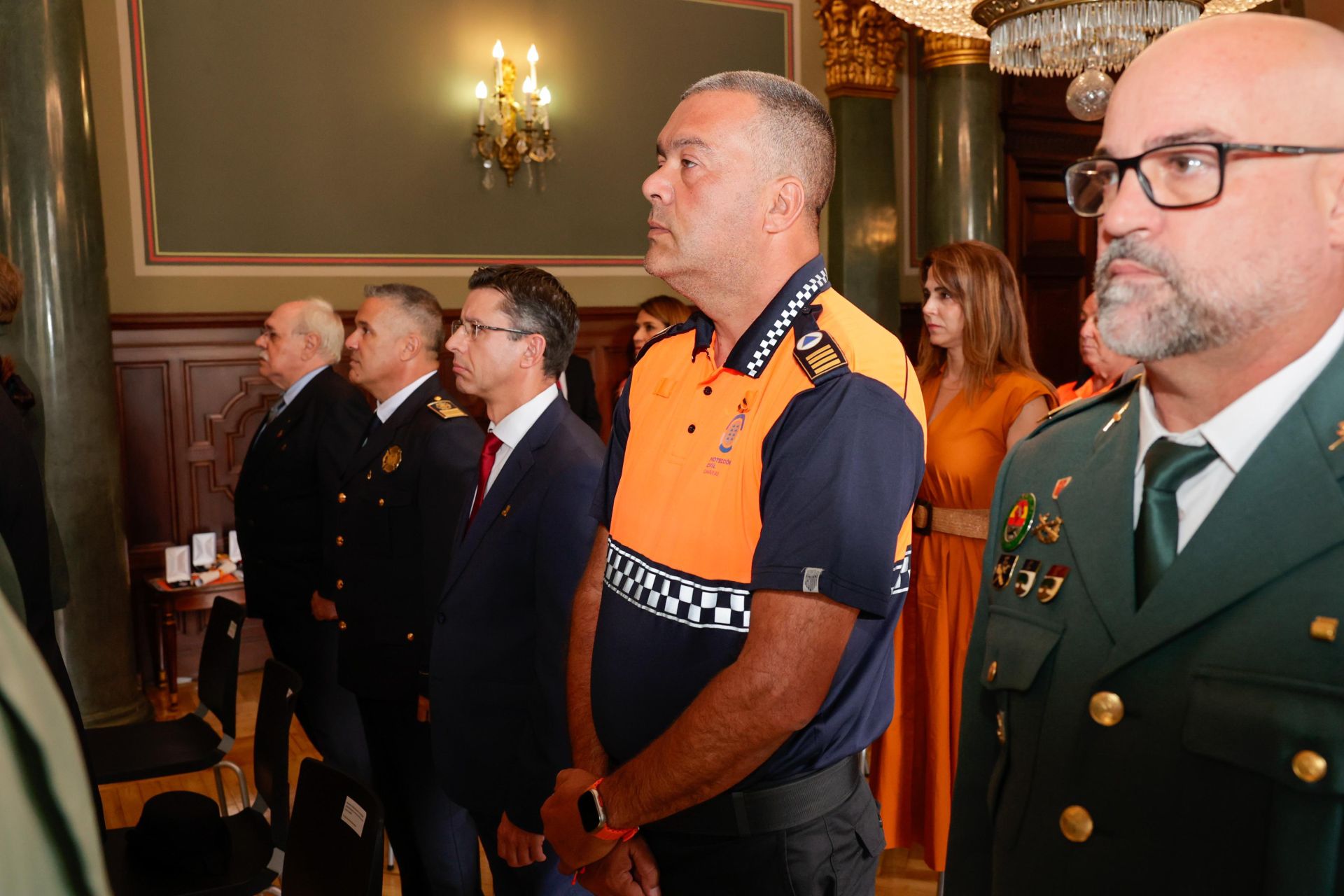 La entrega de medallas al mérito a Protección Civil, en imágenes