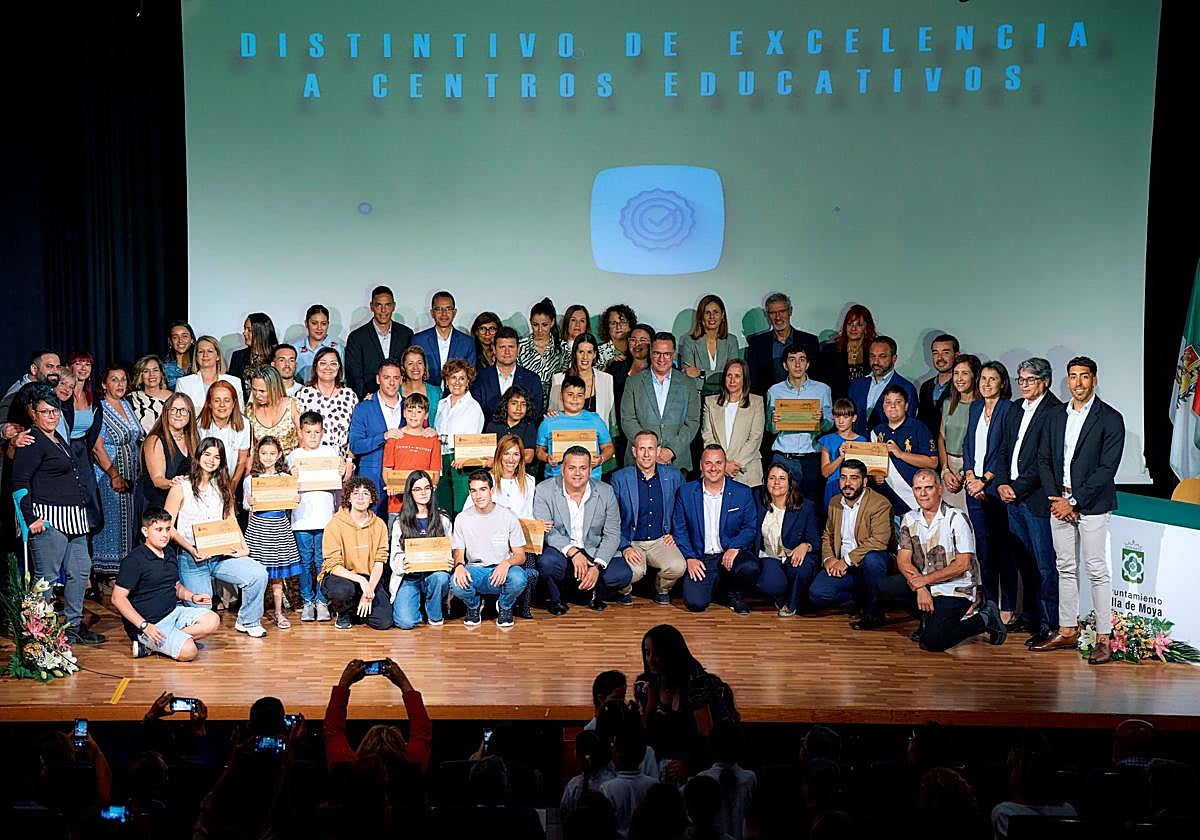 Premiados con los Distintivos de Excelencia correspondientes al curso 2023/2024.