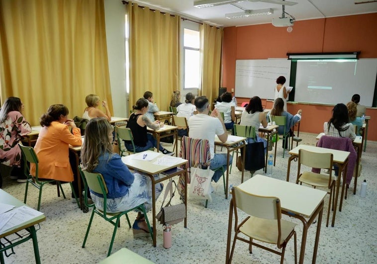 Comienzo de la oposición de docentes en Canarias.