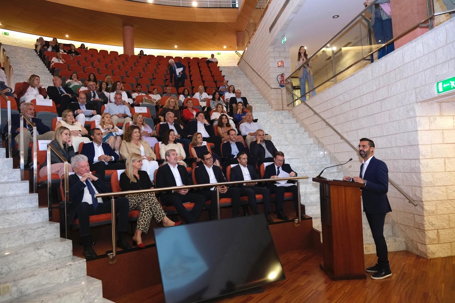 Las imágenes del 25 aniversario del Hospital Doctor Negrín