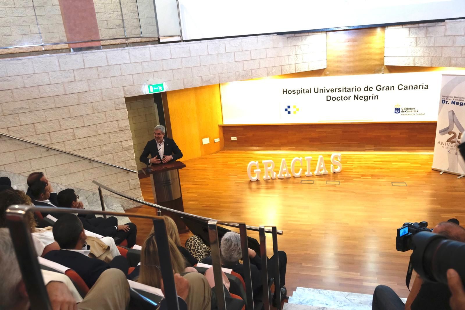 Las imágenes del 25 aniversario del Hospital Doctor Negrín