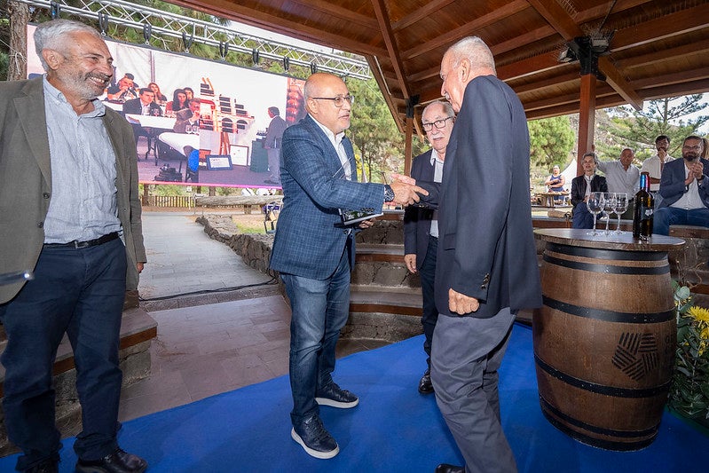Gran Canaria descorcha su primera botella de vino de la añada de 2023