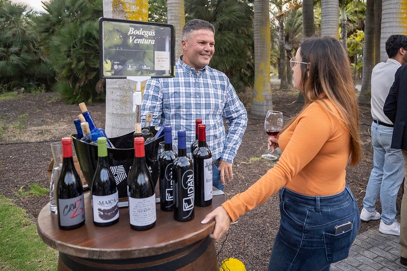 Gran Canaria descorcha su primera botella de vino de la añada de 2023