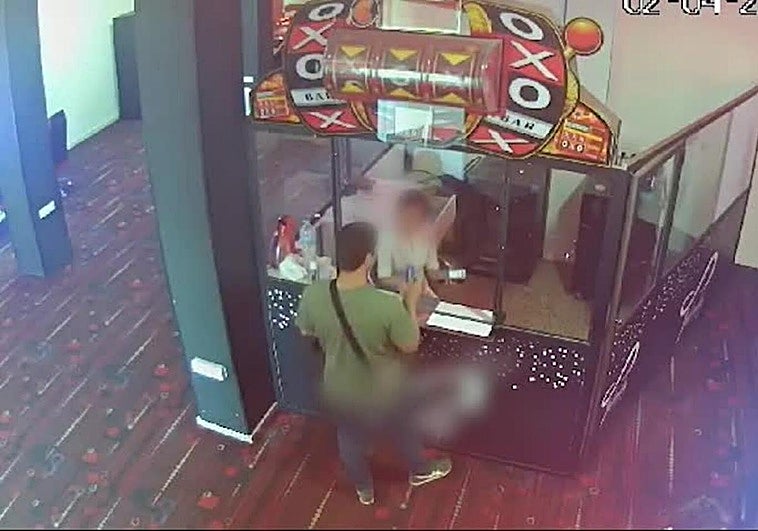 Imagen de uno de los robos del detenido.