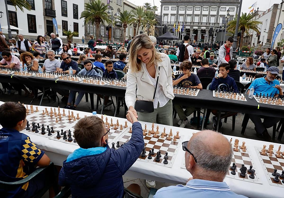 La ciudad recupera la simultánea de ajedrez