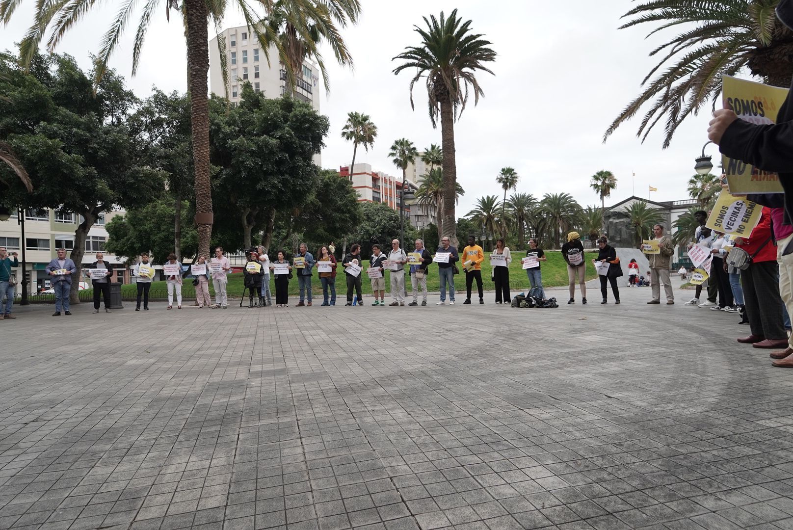 Manifestación contra la xenofobia en la Plaza de la Feria, en imágenes