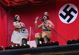 Ruth Sánchez, Rubén Darío y Marta Viera, en el número musical que abre el montaje.