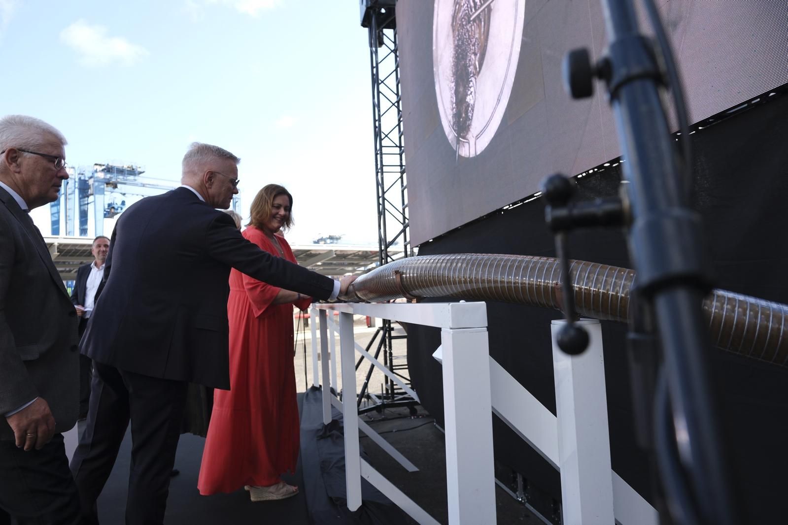 La Luz estrena la primera planta de España para tratar el aceite de pescado